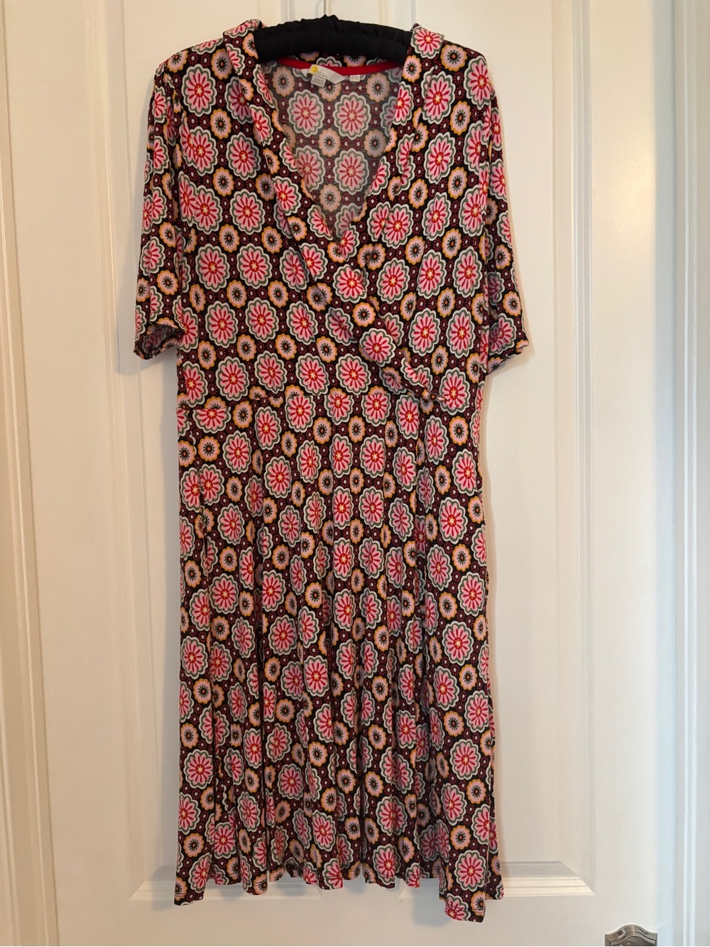 Boden - Women’s Pink & Black Floral Wrap-Style Midi Dress. Size 12L. Viscose